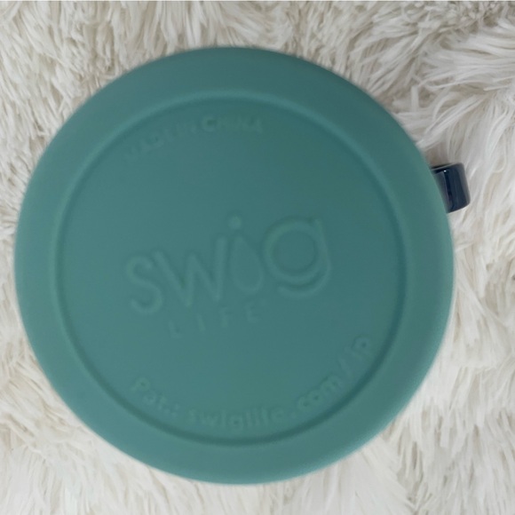 SWig Mushroom Meadow Insulated Hippie Travel Mug with lid Navy Blue (22oz) - Picture 14 of 15